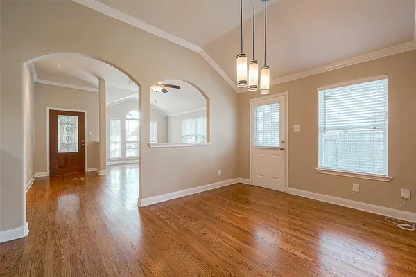 $2,000 | 11015 WARATH Oak Court, Houston, TX 77065