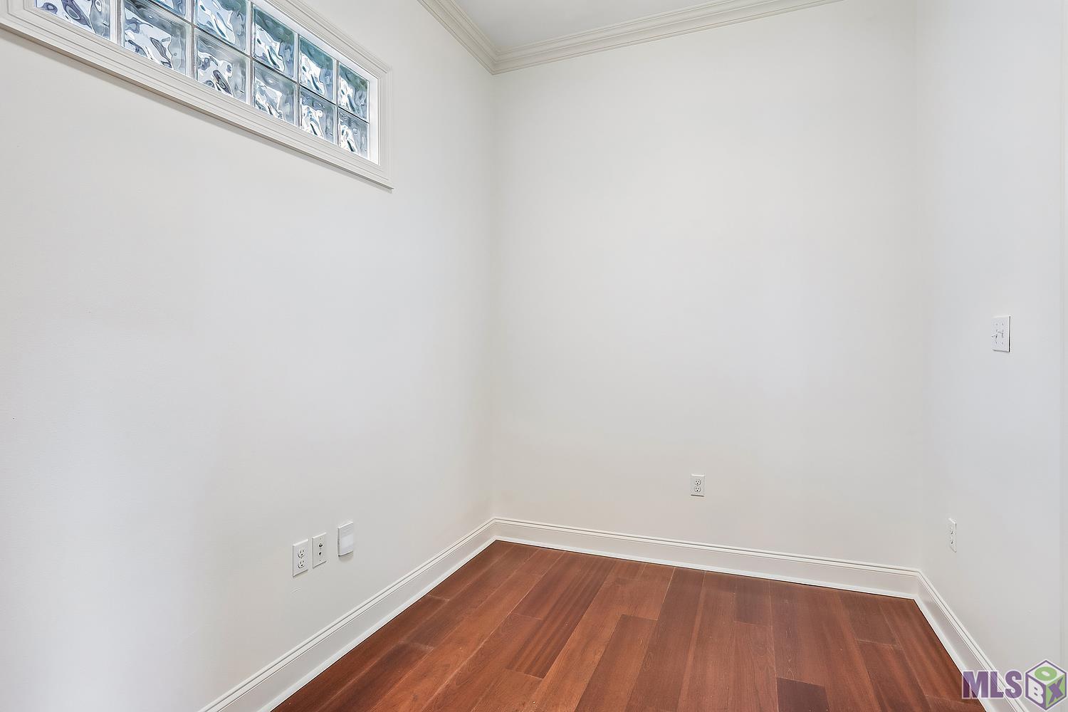 3229 Rue D Orleans Baton Rouge, LA 70810 - Photo 3 of 4 Office