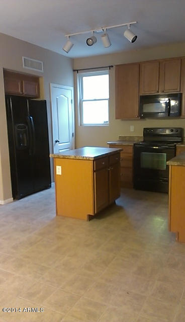 2220 East Pecan Road Phoenix, AZ 85040 - Photo 5 of 25 IMAG0555