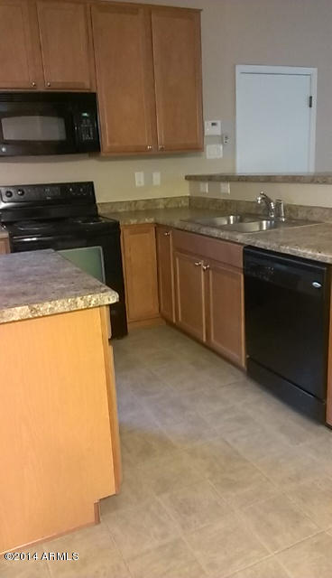 2220 East Pecan Road Phoenix, AZ 85040 - Photo 6 of 25 IMAG0556