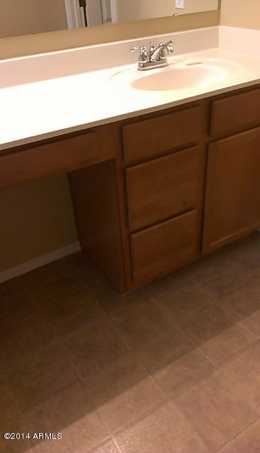 2220 East Pecan Road Phoenix, AZ 85040 - Photo 8 of 25 IMAG0570