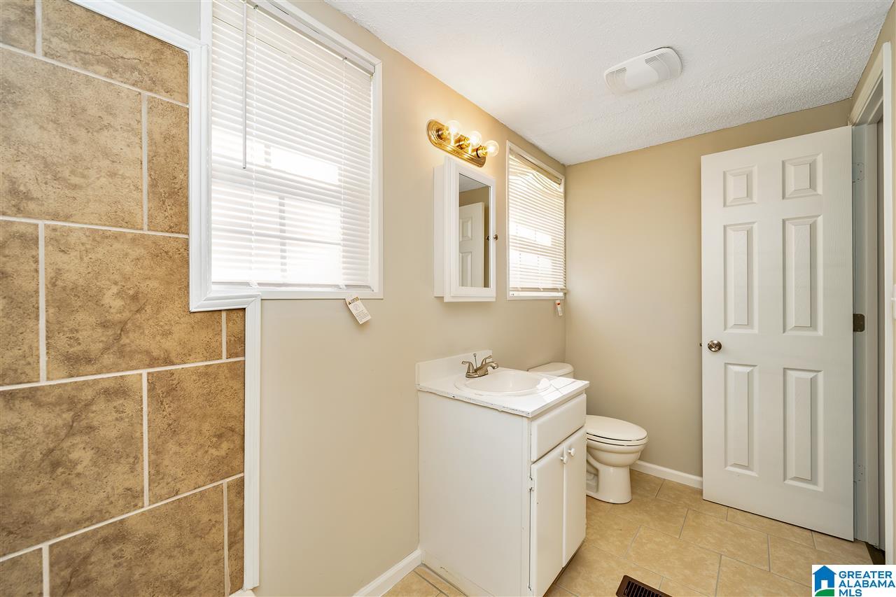 129 Elbert Davis Street Talladega, AL 35160 - Photo 7 of 17