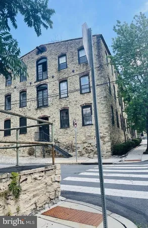 $1,850 | 374 Shurs Lane, Unit 304, Philadelphia, PA 19128