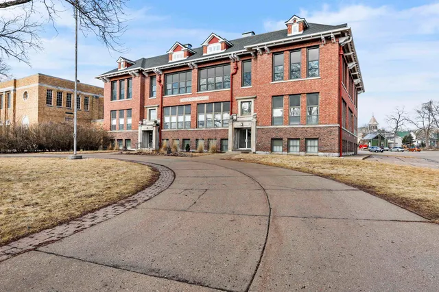 $385,000 | 116 Swift Street, Unit 105, Edgerton, WI 53534