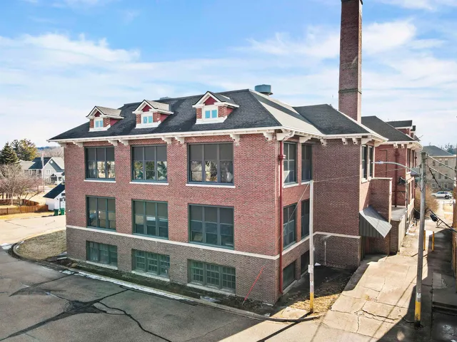 $385,000 | 116 Swift Street, Unit 105, Edgerton, WI 53534