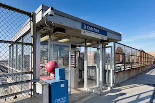 $2,100 | 1121 South East Avenue, Unit 2, Oak Park, IL 60304