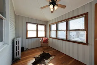 $2,100 | 1121 South East Avenue, Unit 2, Oak Park, IL 60304
