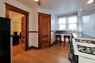 $2,100 | 1121 South East Avenue, Unit 2, Oak Park, IL 60304