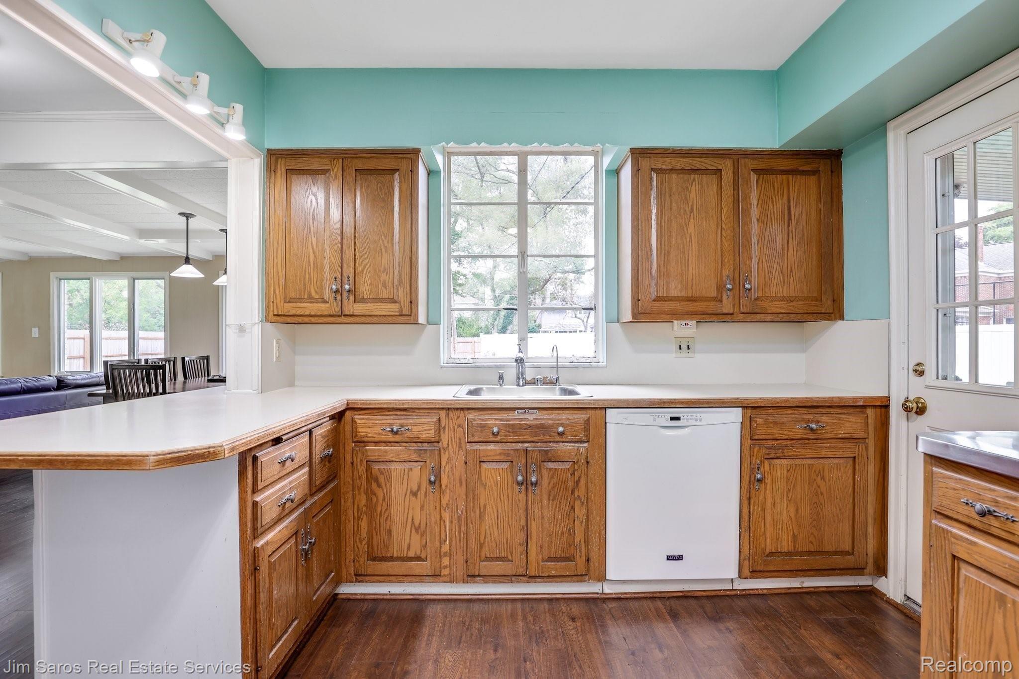 630 Westchester Road Grosse Pointe, MI 48230 - Photo 7 of 15 10-web-or-mls-630 Westchester Grosse Pointe Park006.jpg