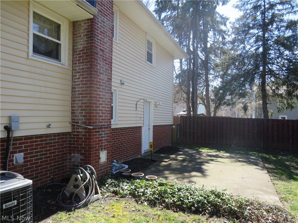 11422 Stoneham Road Cleveland, OH 44130 - Photo 15 of 15 Gallery Image 15