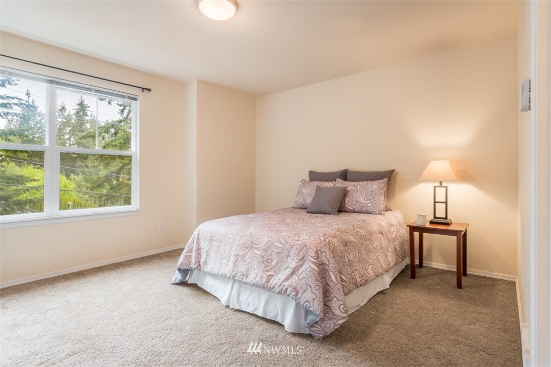 9020 236th Street Southwest, Unit 1 Edmonds, WA 98026 - Photo 11 of 15 Gallery Image 11