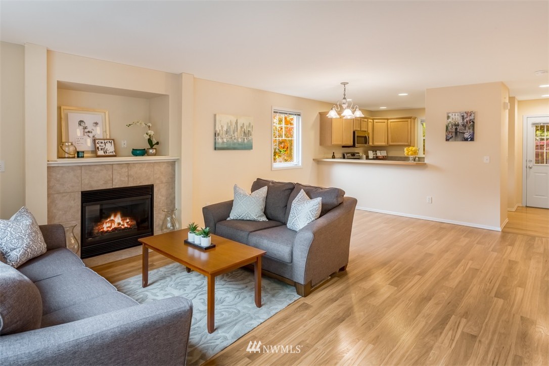 9020 236th Street Southwest, Unit 1 Edmonds, WA 98026 - Photo 3 of 15 Gallery Image 3