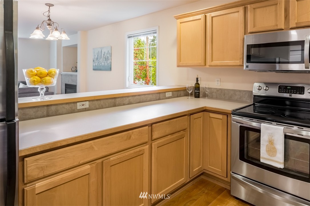 9020 236th Street Southwest, Unit 1 Edmonds, WA 98026 - Photo 6 of 15 Gallery Image 6