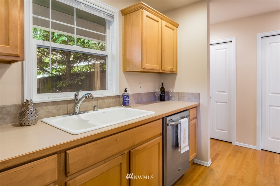 9020 236th Street Southwest, Unit 1 Edmonds, WA 98026 - Photo 8 of 15 Gallery Image 8