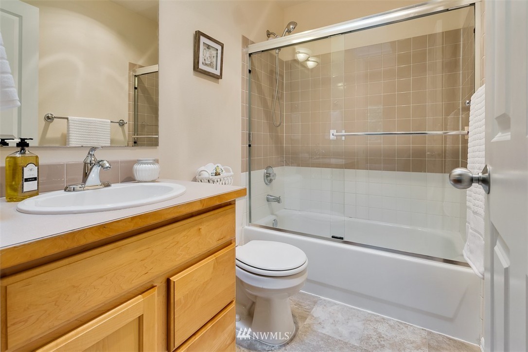 9020 236th Street Southwest, Unit 1 Edmonds, WA 98026 - Photo 10 of 15 Gallery Image 10