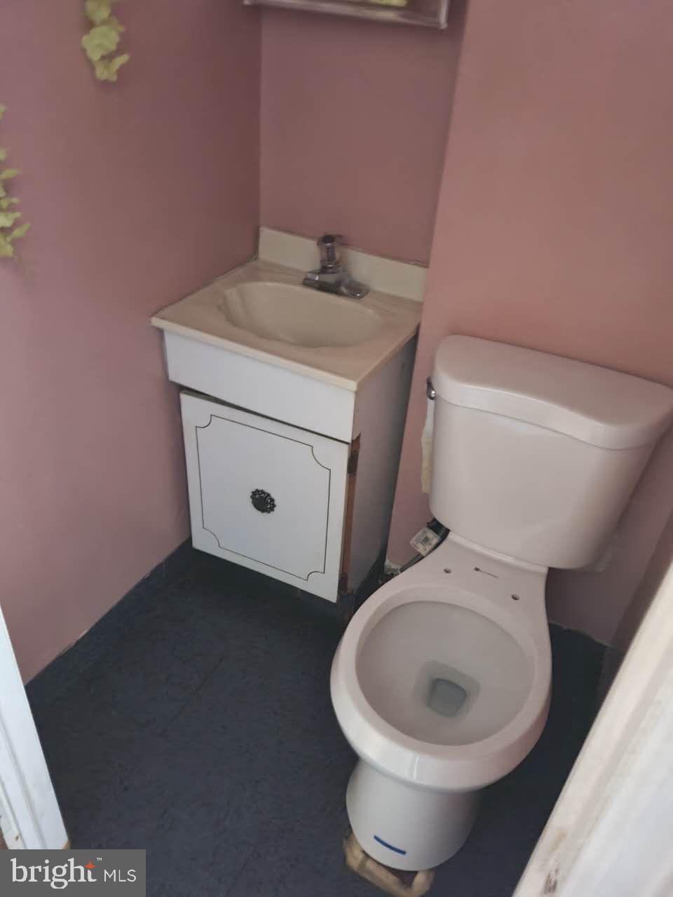 636 East Tabor Road Philadelphia, PA 19120 - Photo 11 of 13