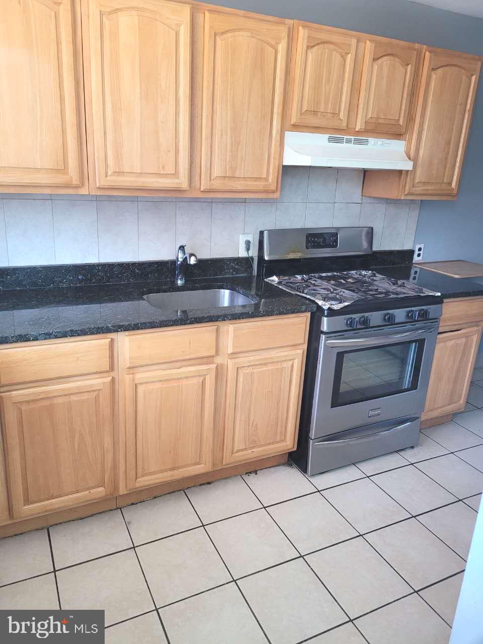 636 East Tabor Road Philadelphia, PA 19120 - Photo 6 of 13