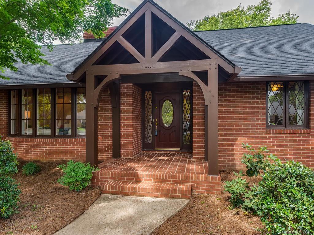 810 Lansdowne Road Charlotte, NC 28270 - Photo 2 of 38 Gallery Image 2