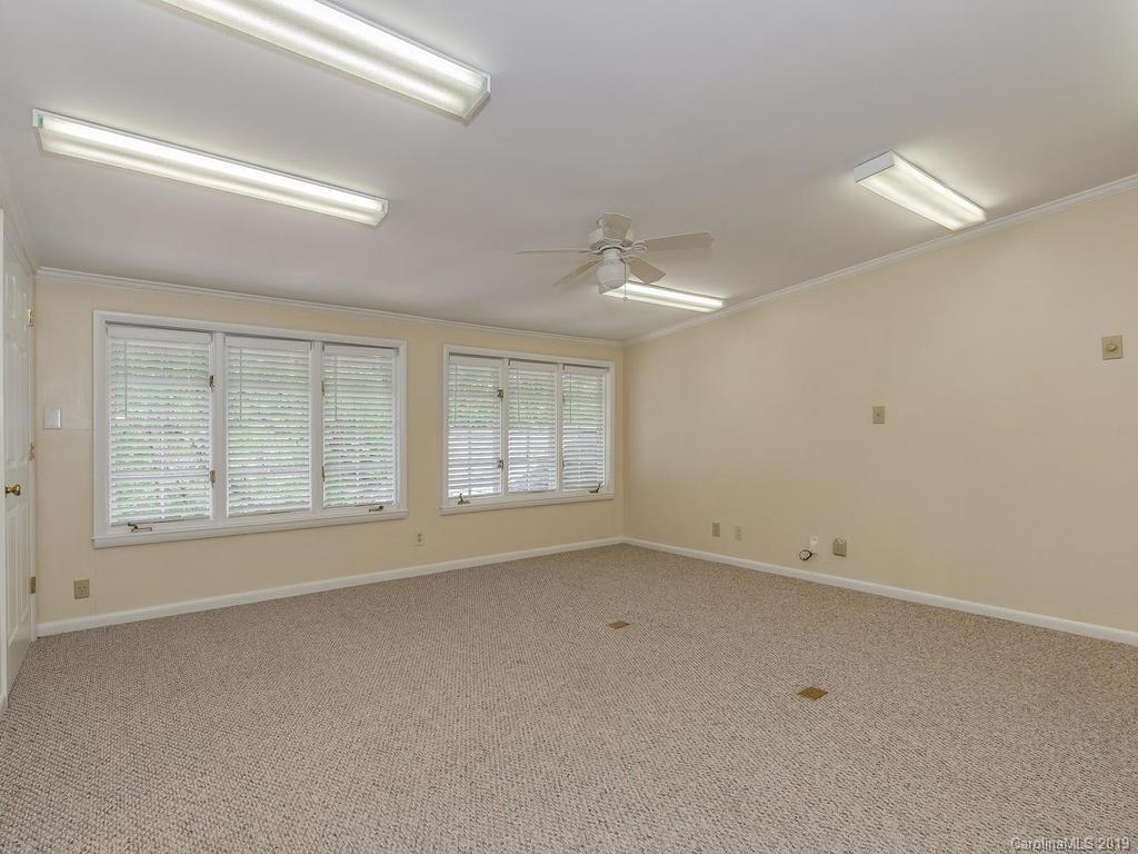 810 Lansdowne Road Charlotte, NC 28270 - Photo 27 of 38 Gallery Image 27