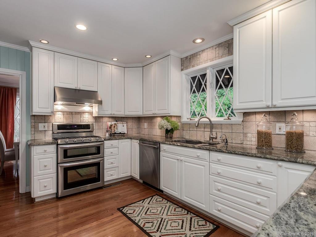 810 Lansdowne Road Charlotte, NC 28270 - Photo 6 of 38 Gallery Image 6