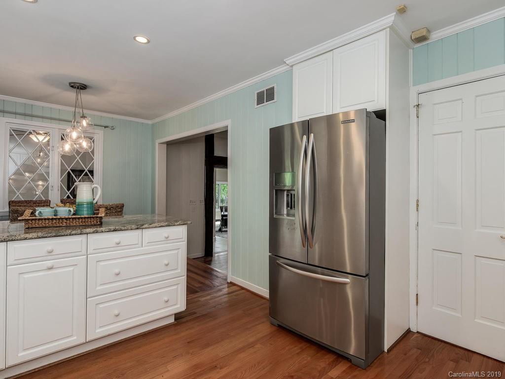 810 Lansdowne Road Charlotte, NC 28270 - Photo 9 of 38 Gallery Image 9