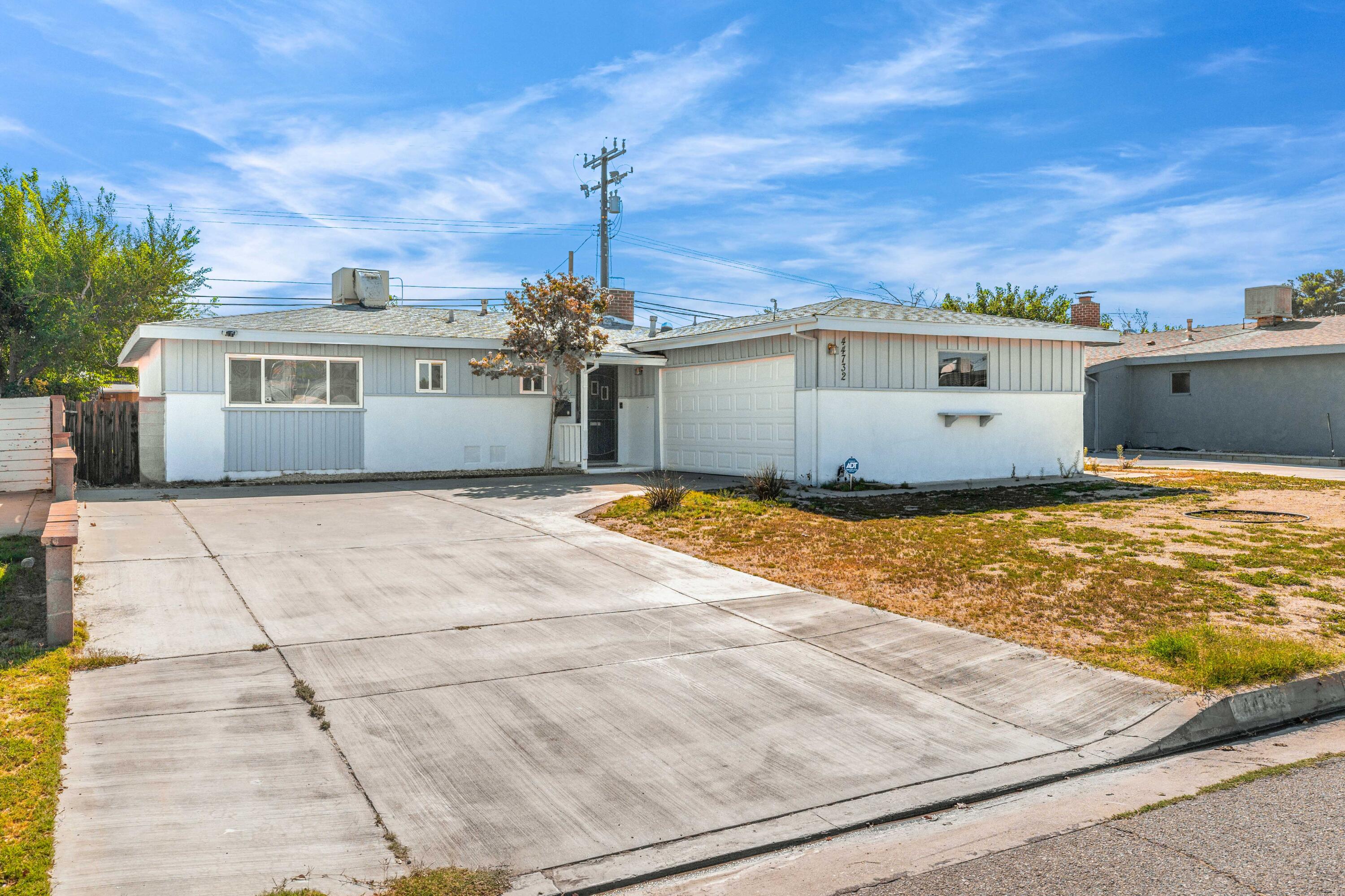 44732 Stanridge Avenue Lancaster, CA 93535 - Photo 2 of 22 44732 Stanridge Ave-3