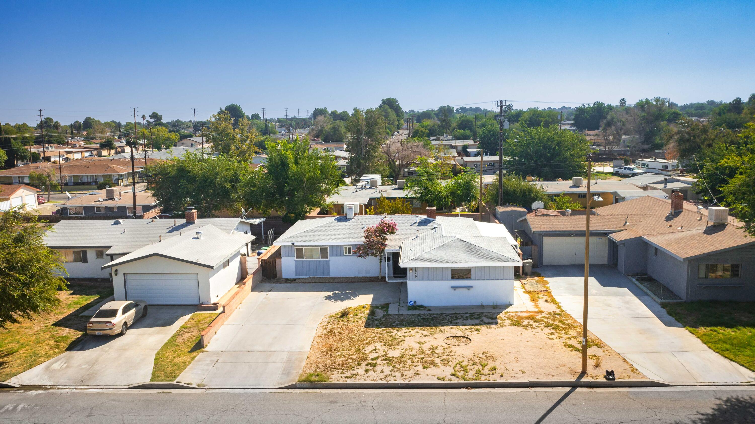 44732 Stanridge Avenue Lancaster, CA 93535 - Photo 4 of 22 44732 Stanridge Ave-4
