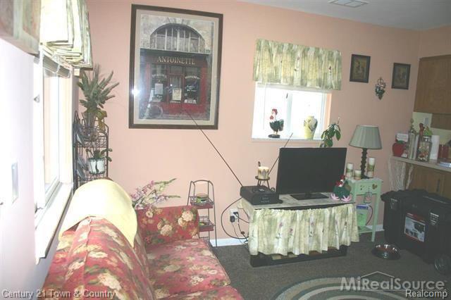 51480 Fairchild Road New Baltimore, MI 48051 - Photo 16 of 19 31189682-17.jpg