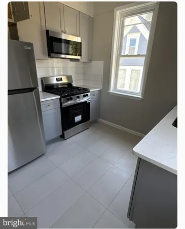 $1,900 | 109 Union Avenue, Unit B, Stratford, NJ 08084