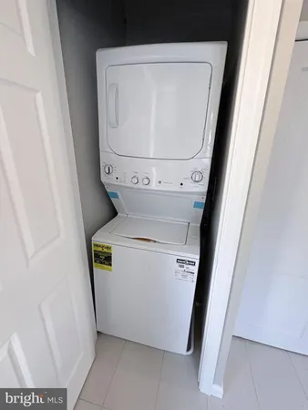 $1,900 | 109 Union Avenue, Unit B, Stratford, NJ 08084