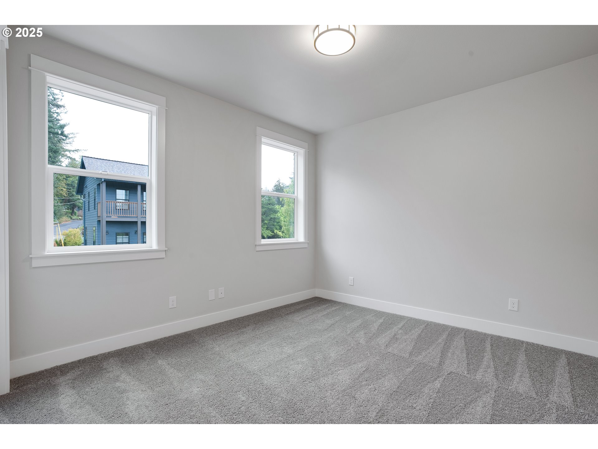 6012 Southwest 18th Drive Portland, OR 97239 - Photo 38 of 46