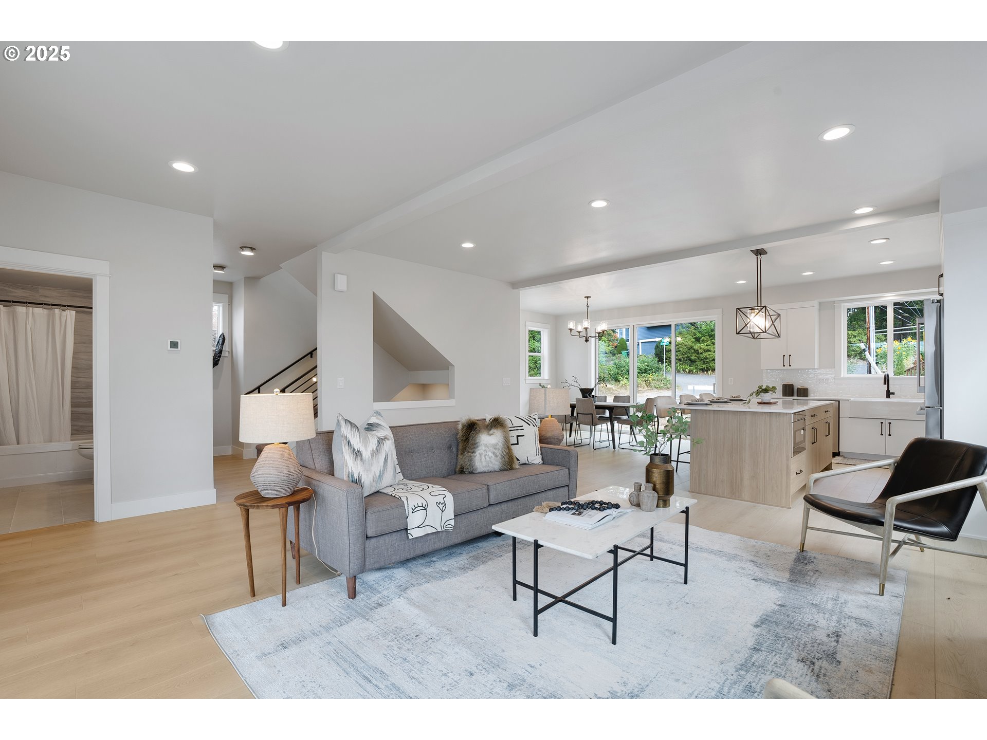 6012 Southwest 18th Drive Portland, OR 97239 - Photo 6 of 46