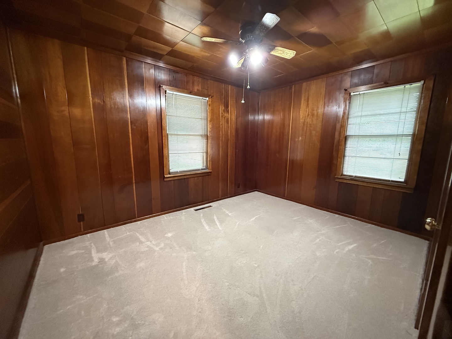 1048 Warren Street Henry, IL 61537 - Photo 18 of 26 a view of empty room with windows