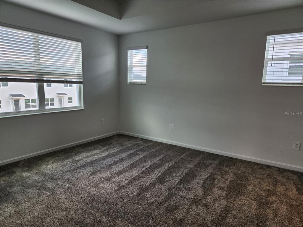 203 Bogey Drive Davenport, FL 33896 - Photo 19 of 41 an empty room with a window