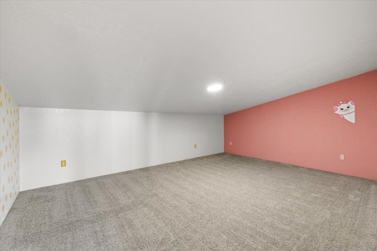14242 Geppert Road Eagle Point, OR 97524 - Photo 21 of 54 Bonus Room 1