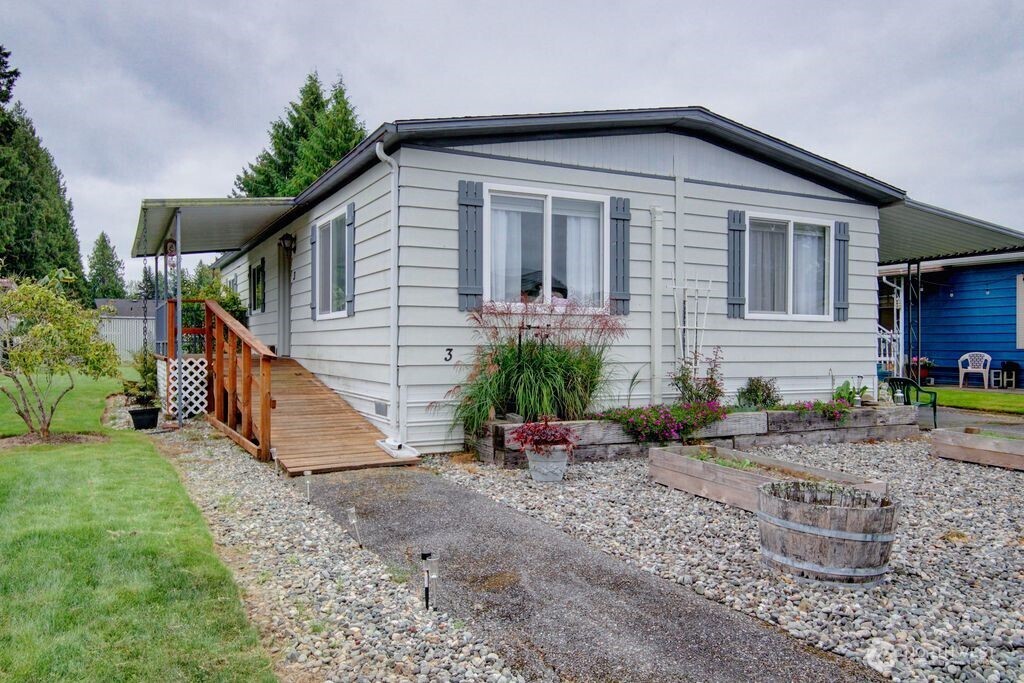 920 Maple Street, Unit 3 Sedro-Woolley, WA 98284 - Photo 2 of 14