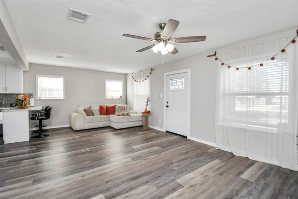 $199,900 | 115 Morrell Street, Baytown, TX 77520