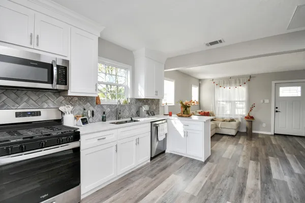 $199,900 | 115 Morrell Street, Baytown, TX 77520