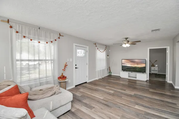 $199,900 | 115 Morrell Street, Baytown, TX 77520