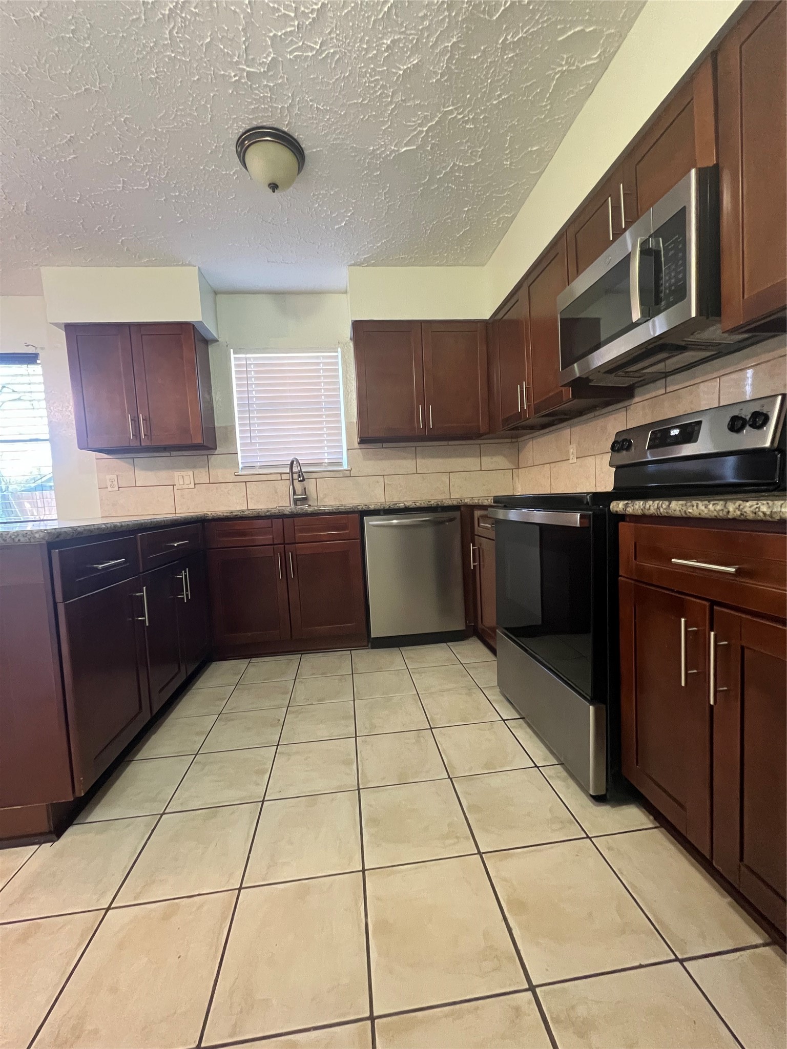 2406 Ridge Hollow Drive Houston, TX 77067 - Photo 9 of 46