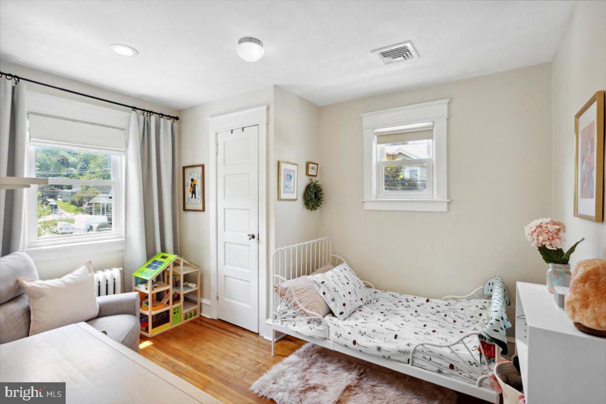 33 Meadowbrook Road Havertown, PA 19083 - Photo 11 of 15