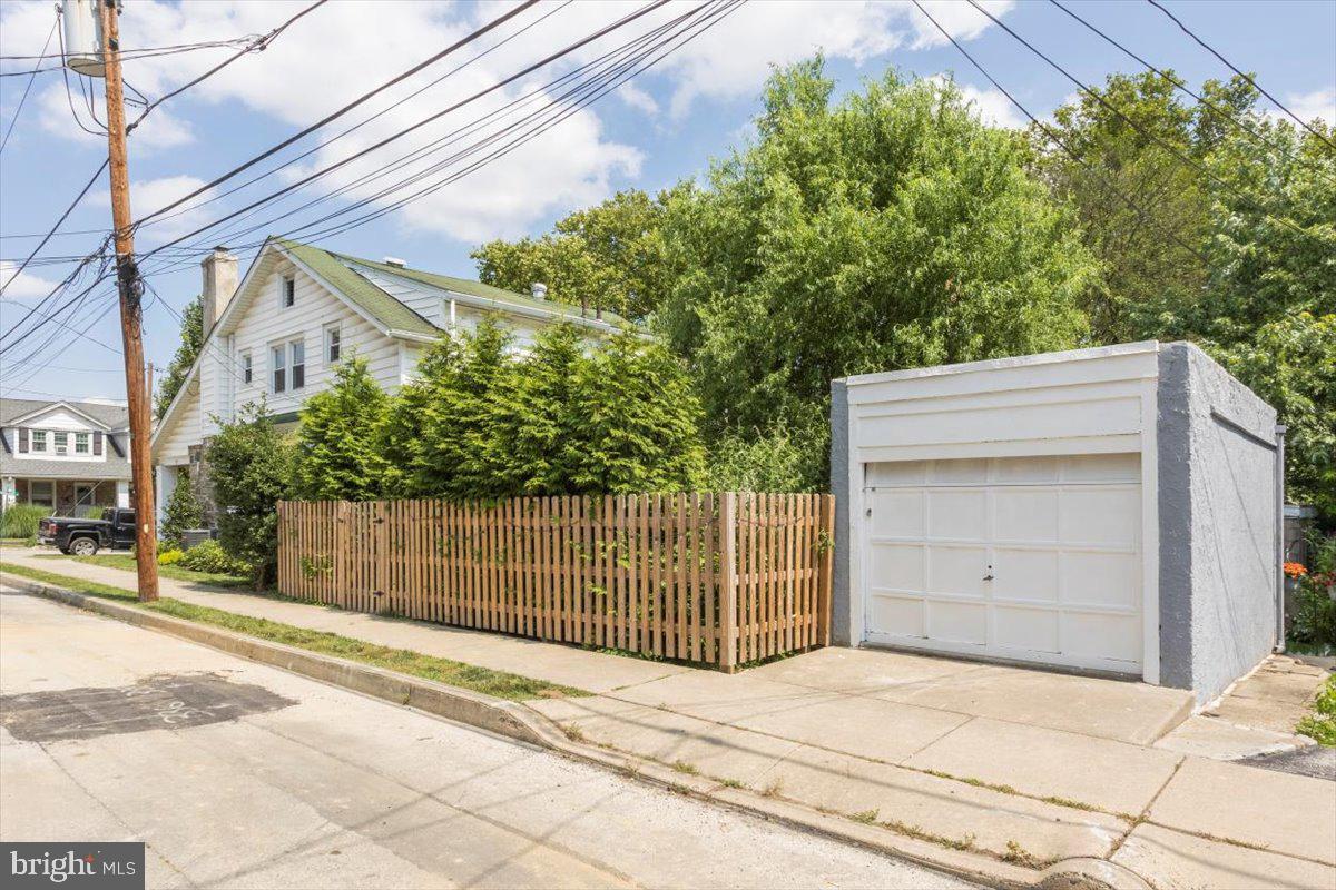 33 Meadowbrook Road Havertown, PA 19083 - Photo 14 of 15