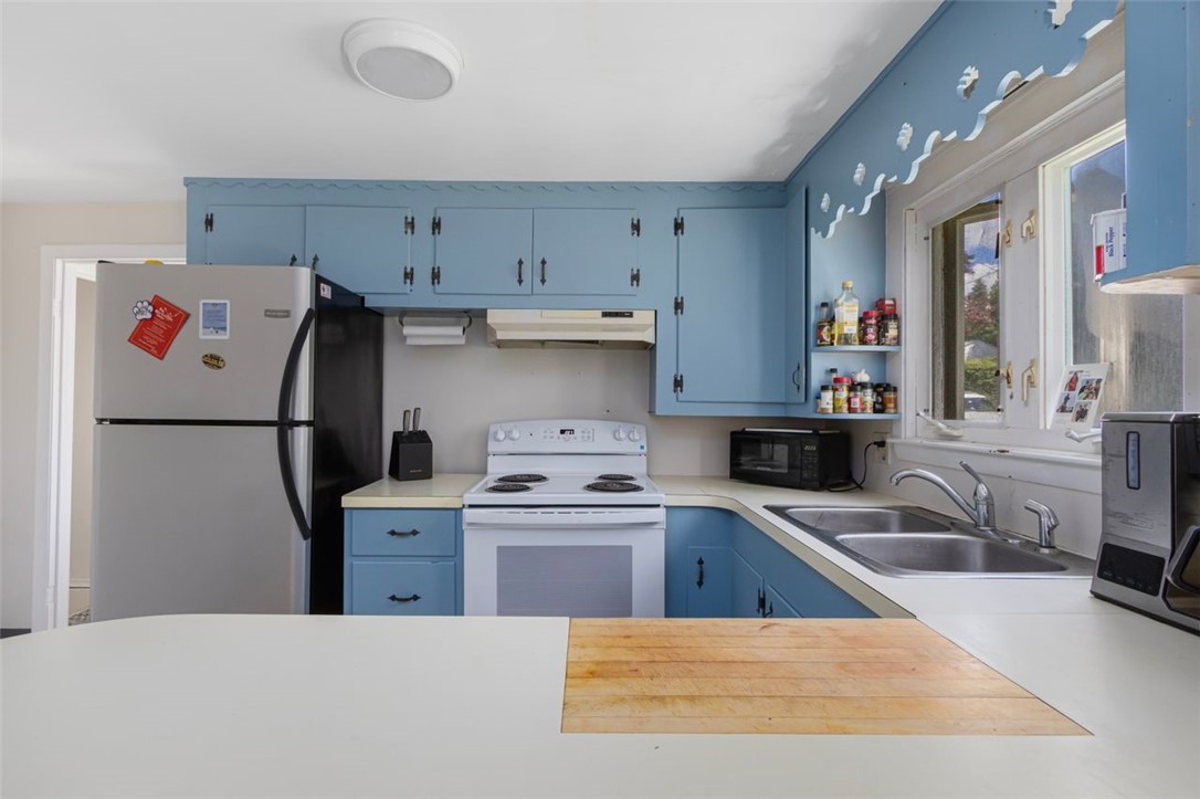 58 Springer Avenue Tiverton, RI 02878 - Photo 12 of 32