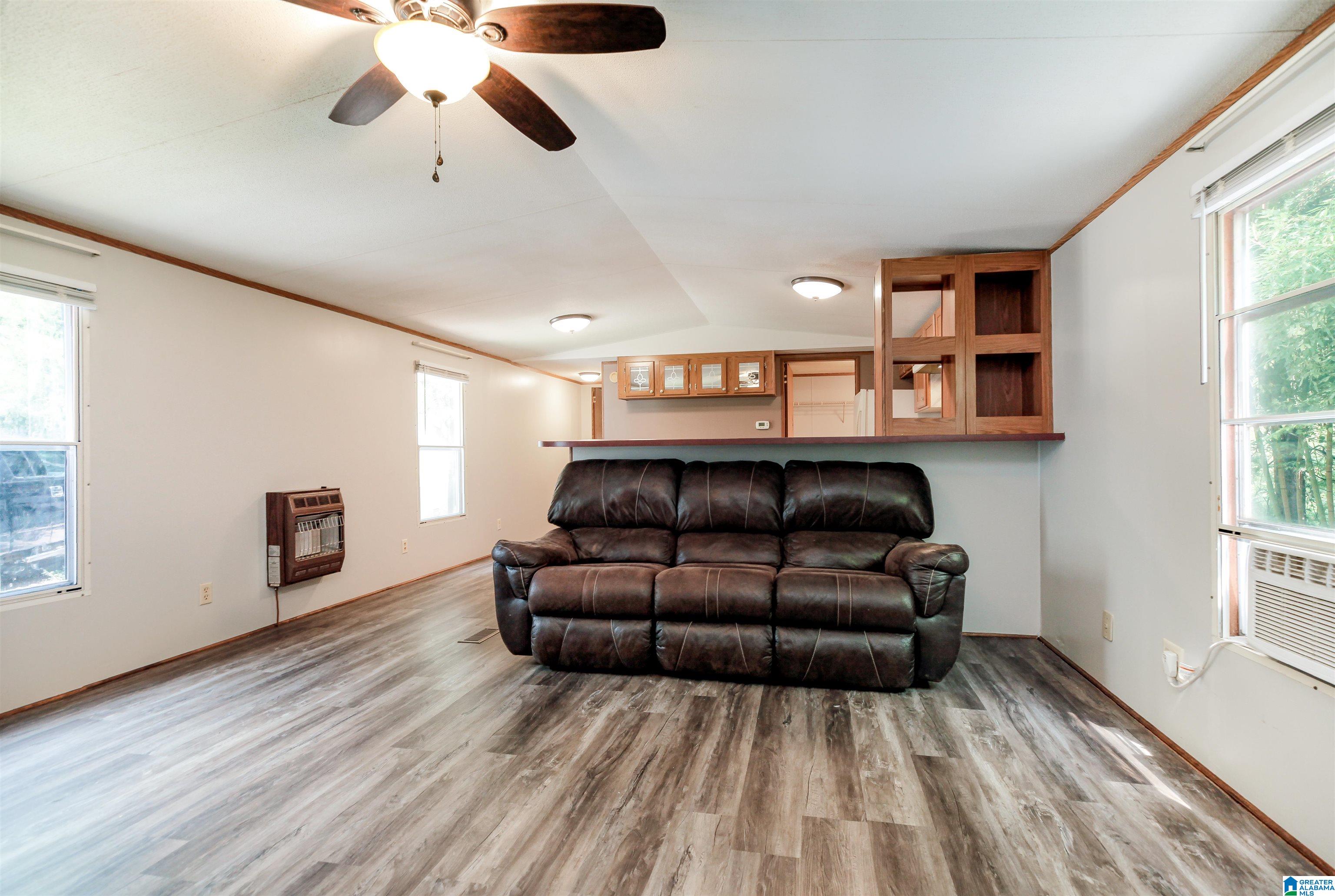 76 Lakeview Drive Leeds, AL 35094 - Photo 4 of 32