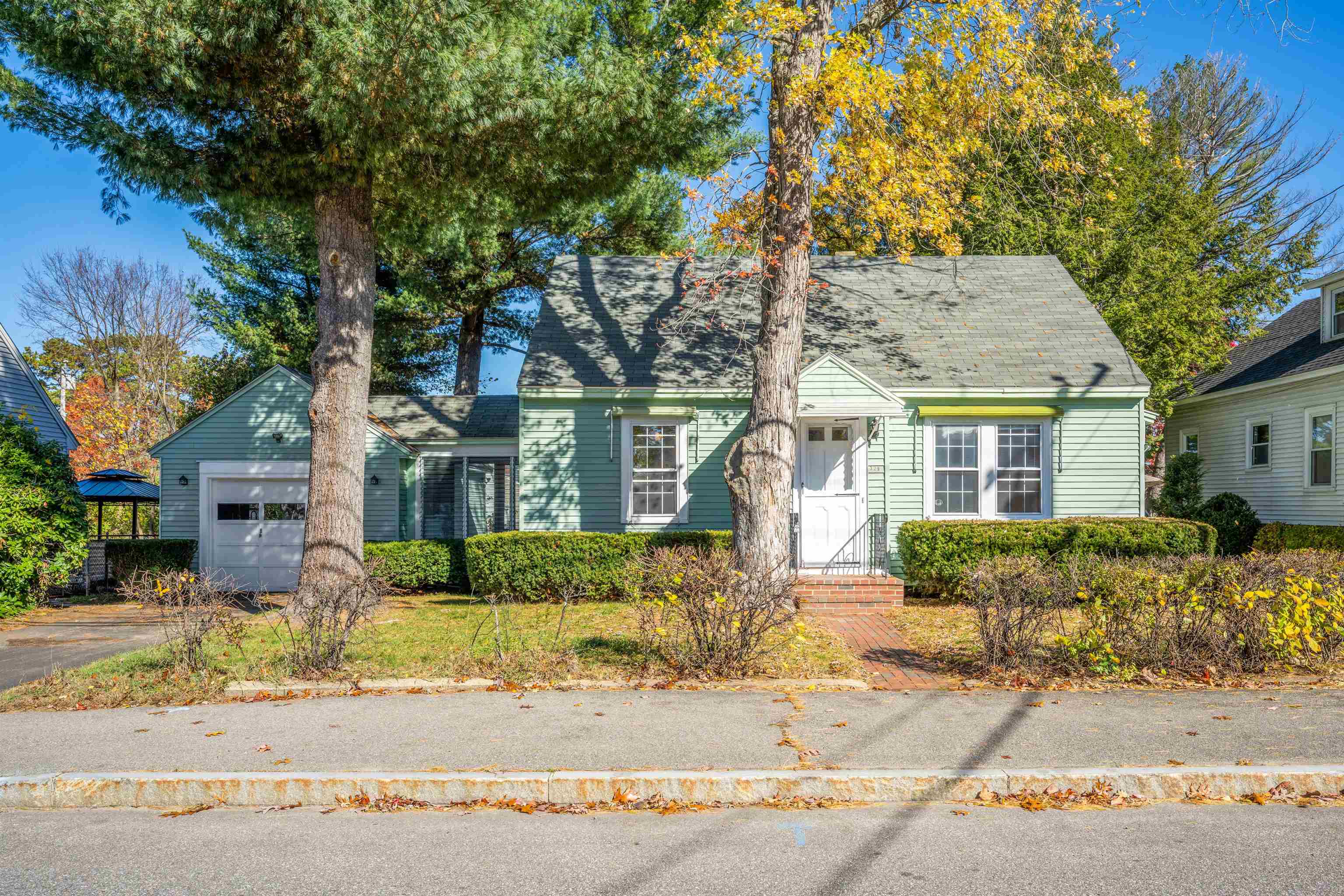 329 Mast Road Manchester, NH 03102 - Photo 1 of 35