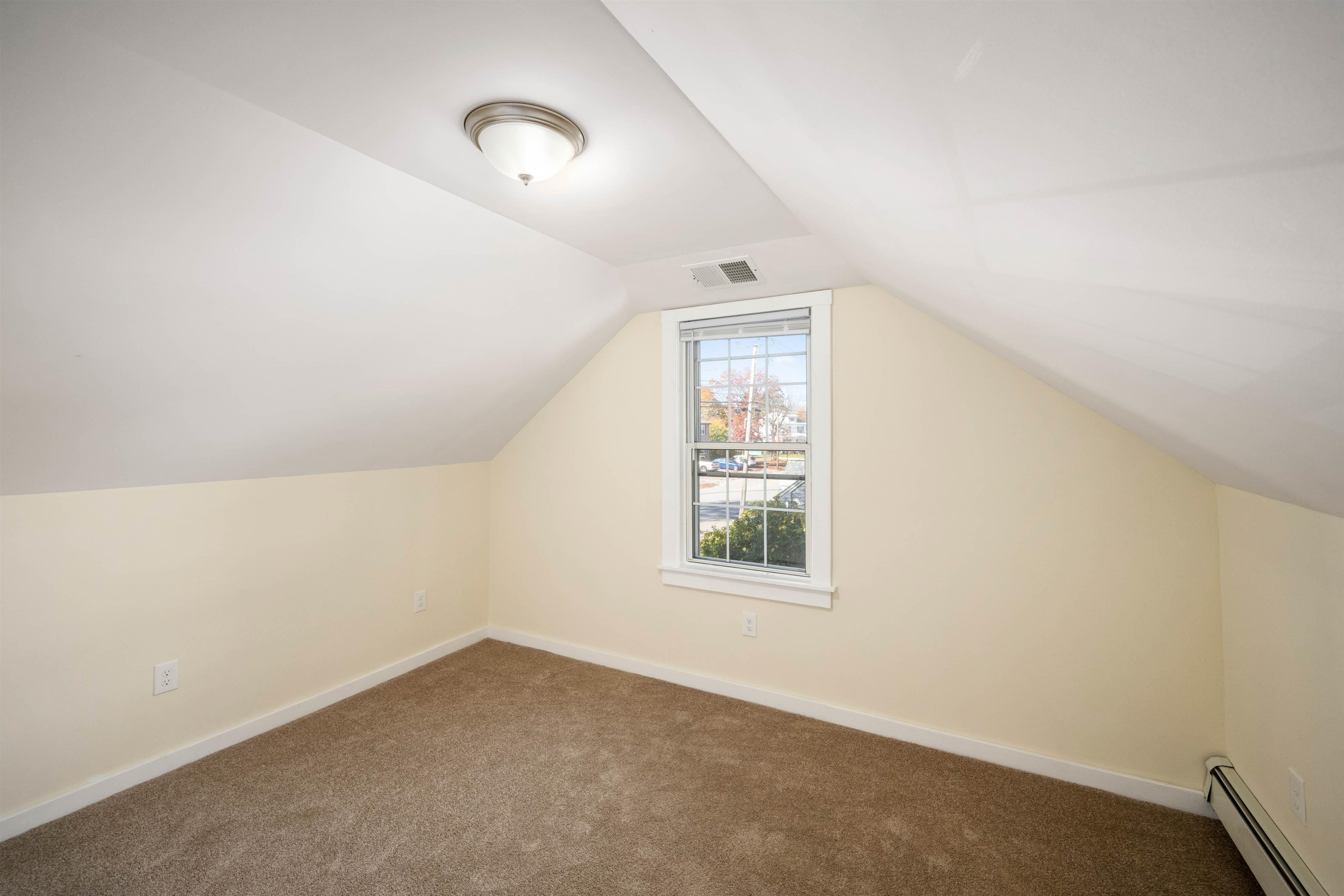 329 Mast Road Manchester, NH 03102 - Photo 23 of 35