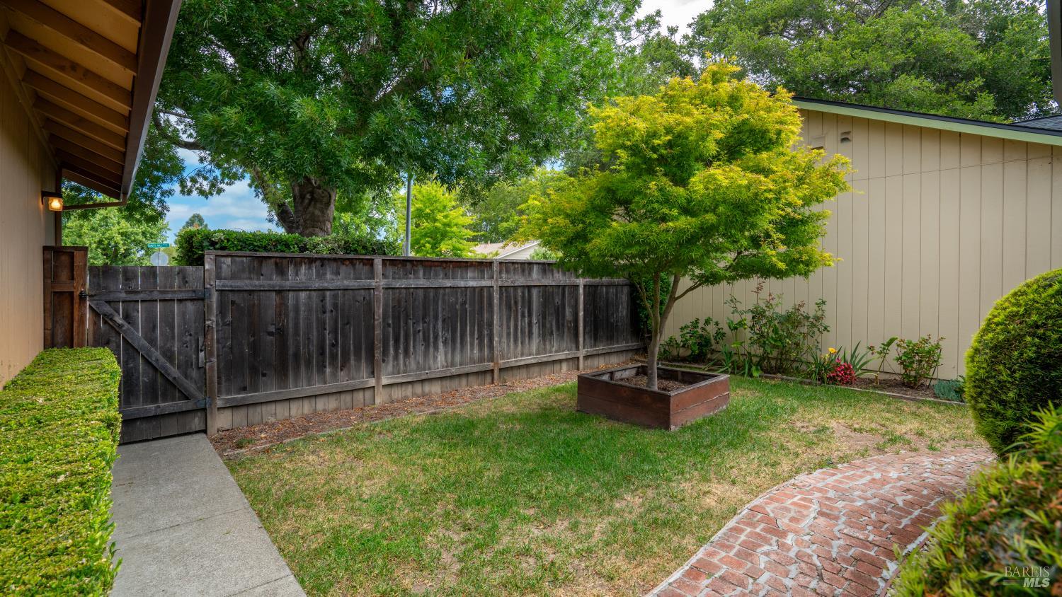 2344 Gads Hill Street Santa Rosa, CA 95401 - Photo 4 of 42