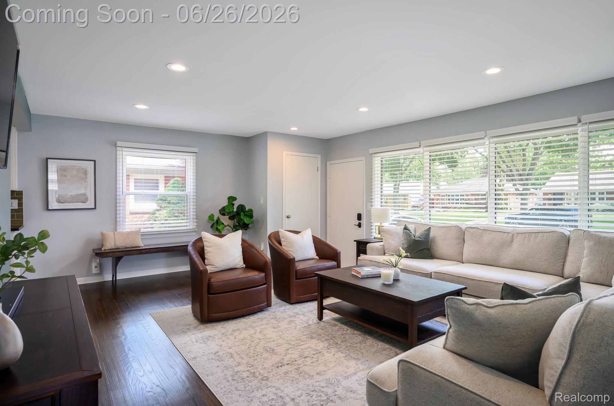2151 Derby Road Troy, MI 48084 - Photo 2 of 14 Windowed Living Room