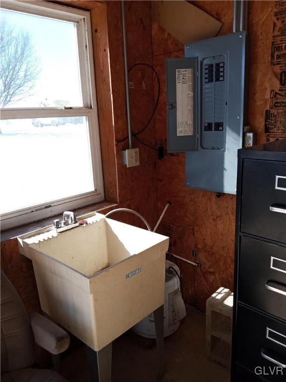 131 Schrawder Road Sunbury, PA 17801 - Photo 16 of 20 2 car detached garage utility sink