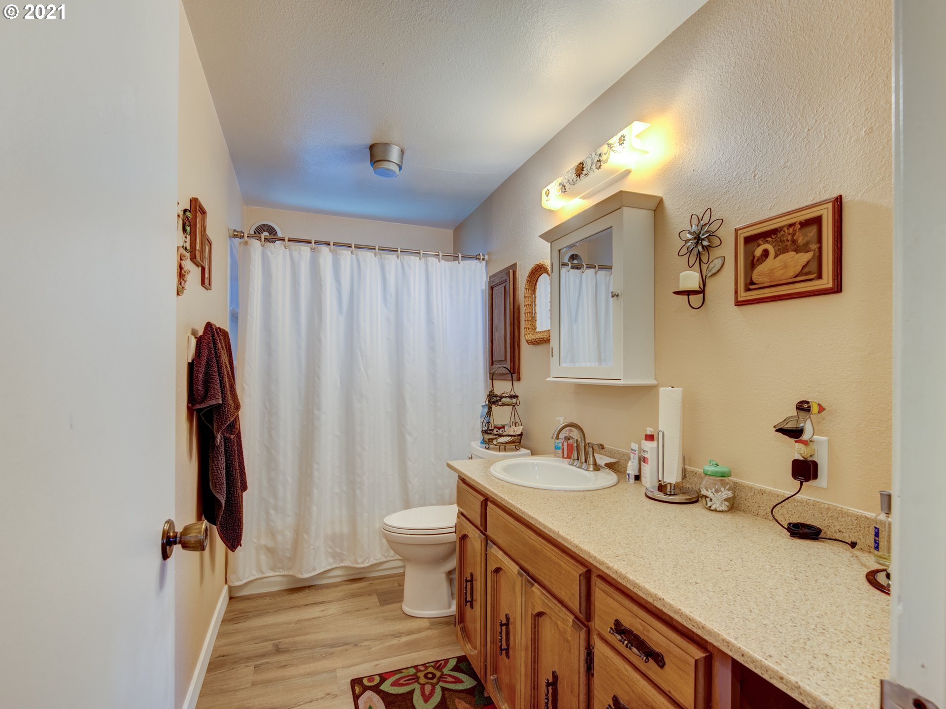 644 8th Street Springfield, OR 97477 - Photo 13 of 32